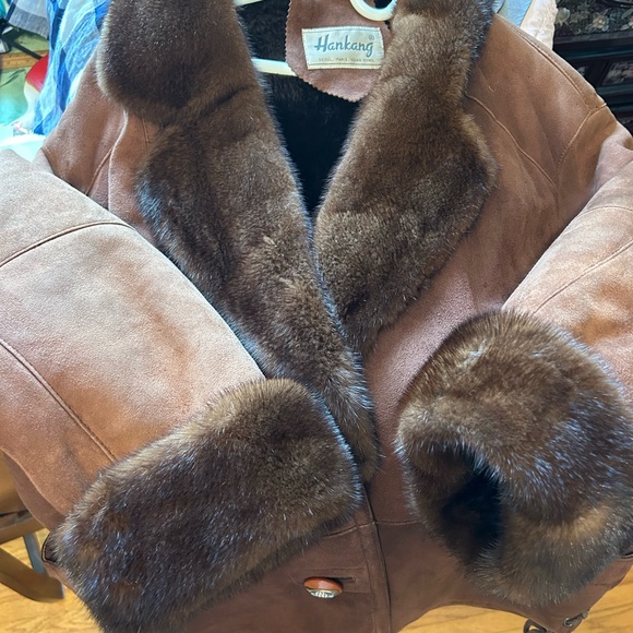 Ladies brown sheepskin coat with fur collar and fur trim, size large - Picture 4 of 12